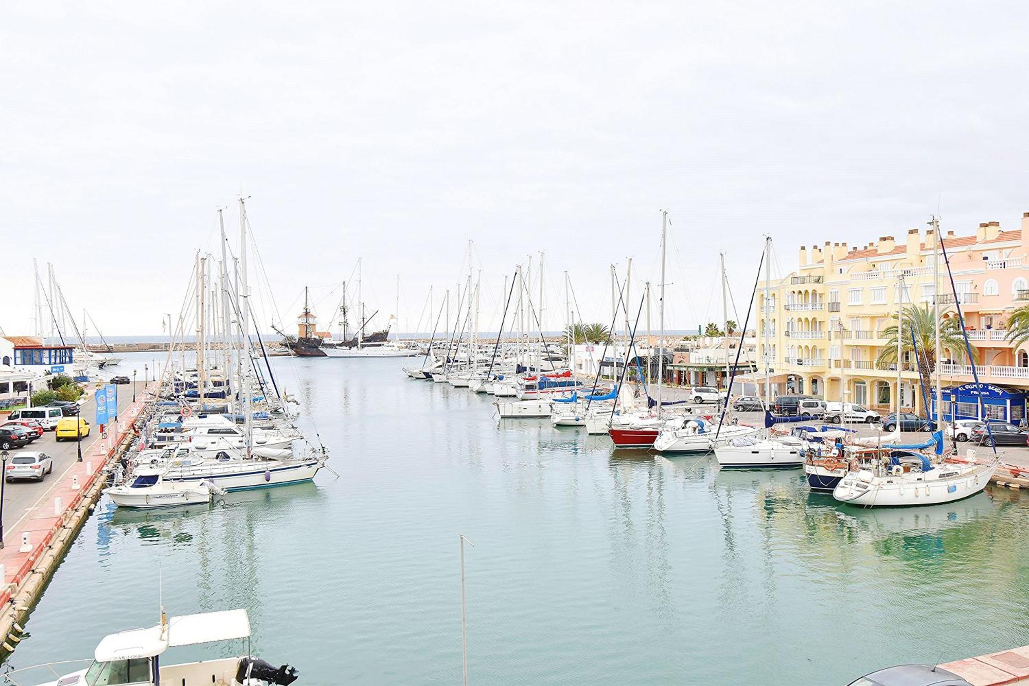 Expoholidays - Puerto Deportivo La Goleta Almerimar Esterno foto